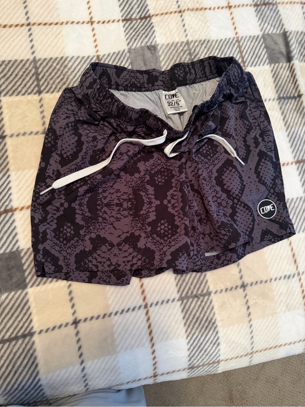 Cove mBlack & Charcoal Patterned Athletic Shorts